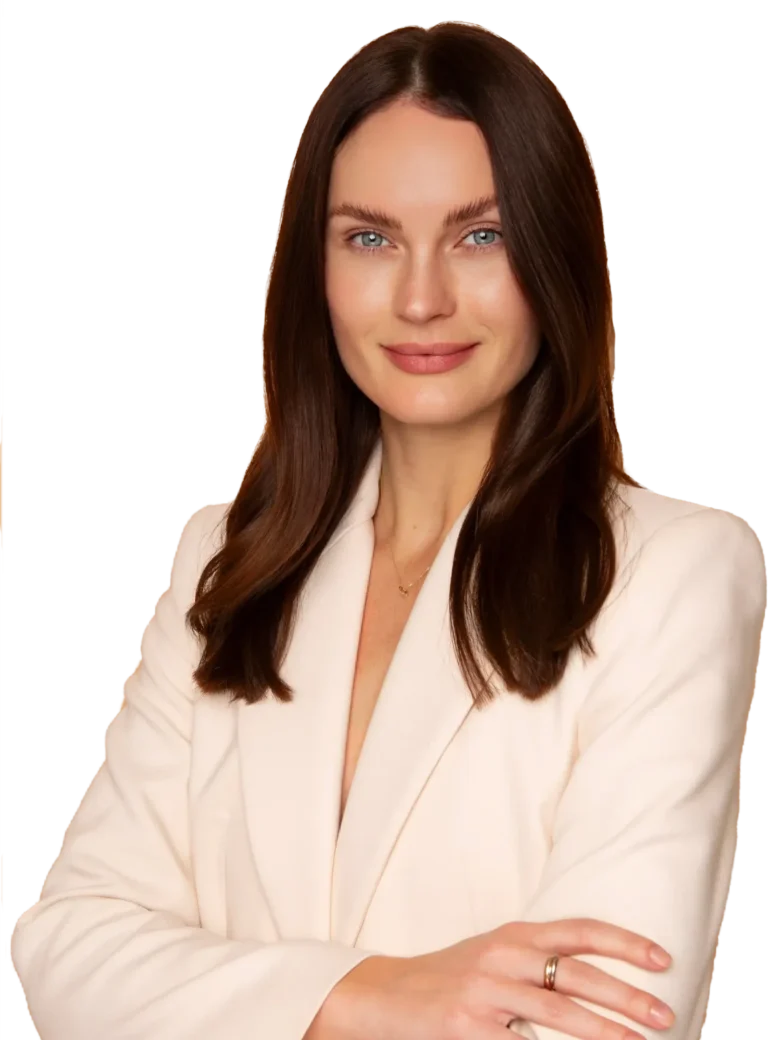 mgr. viktoria hacker social media manzer scaled e1763559093762